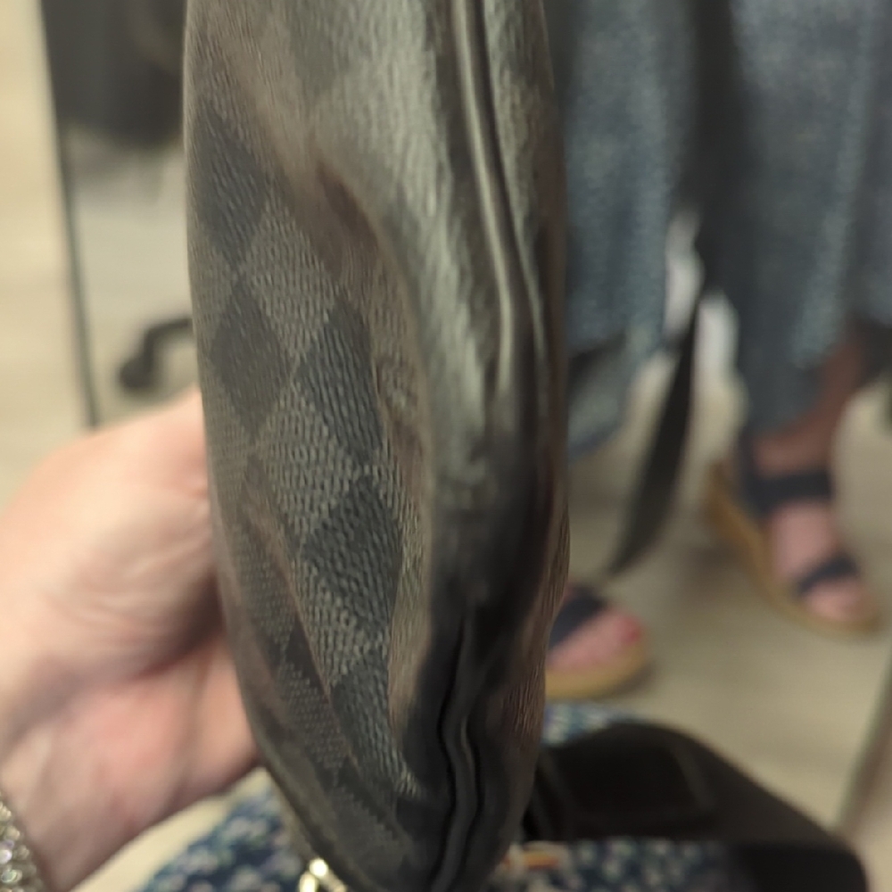 🖤 Authentic Louis Vuitton Damier Graphite Crossbody Pouch 🖤 - Picture 5 of 16